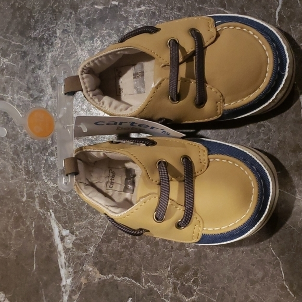 NWT Carters baby shoes